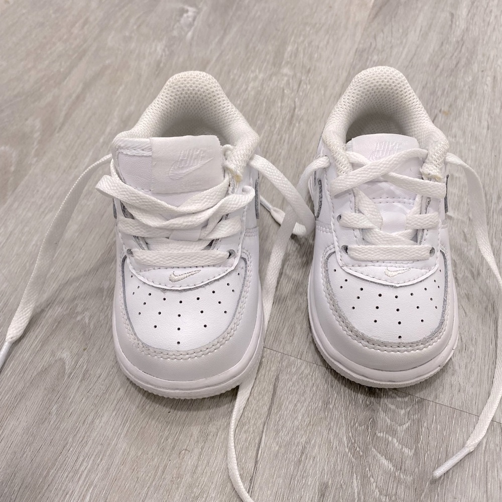 Girls Nike Airforce 1 size 4c original box available with purchase